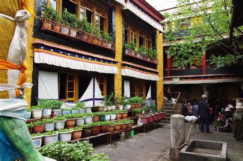  Baise Chengguan Ciyun Nunnery, Şehrin Kalbinde Bir Ruh Yuvasi ve Tarihin İzleri!