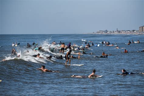 Rockaway Beach Sürfünü Yakalayın ve Güneşin Keyfini Çıkarın!